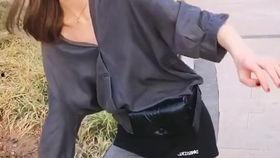 路边美女穿超薄肉丝袜,街头美女超薄肉丝袜引发视觉盛宴