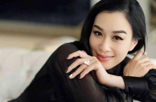 av钟丽缇,AV女神的蜕变之路